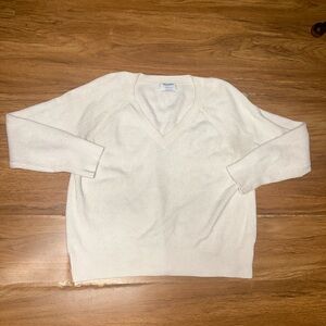 EUC Womens old navy super soft comfy cozy white ribbed vneck sweater!